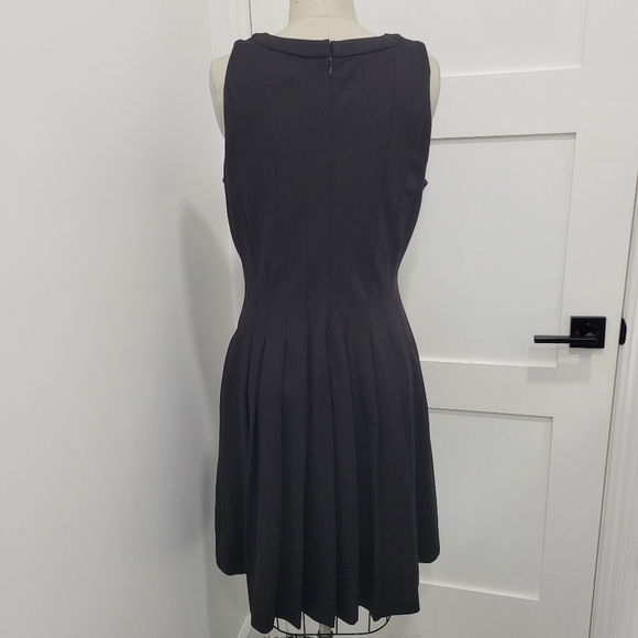 WHBM Pleated Sleeveless Black Midi Dress Size 12 - Picture 5 of 12